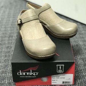 Dansko Sam Sand Dollar - BRAND NEW